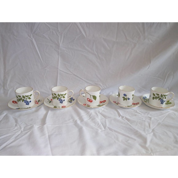 Staffordshire berries design set of mugs and saucers (set of 9) - Picture 4 of 10